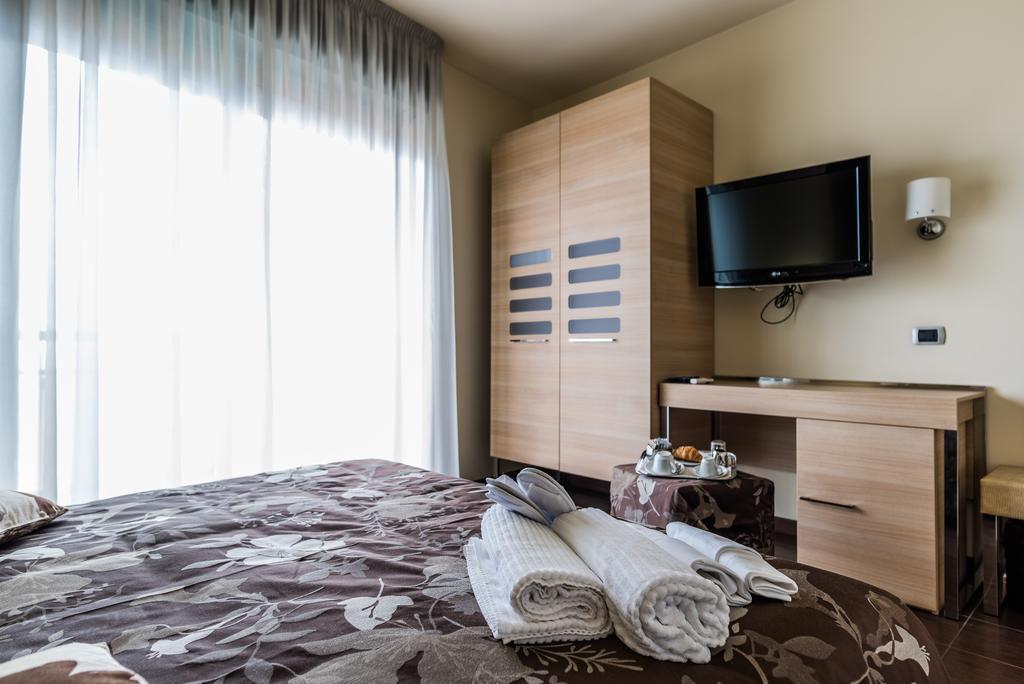 Hotel Taormina San Benedetto del Tronto Exterior foto